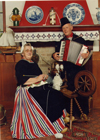Hendricus Johannes Kelderman en Gretha Kelderman in klederdracht op 1 aug 1985